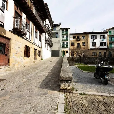 Sorgin-etxe. Basquenjoy Apartment Hondarribia